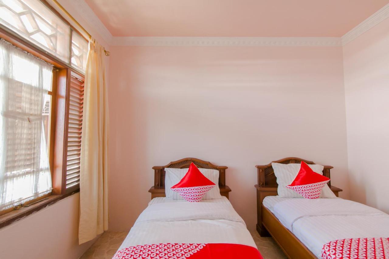 Oyo 2858 Vafa Guesthouse Cianjur Luaran gambar
