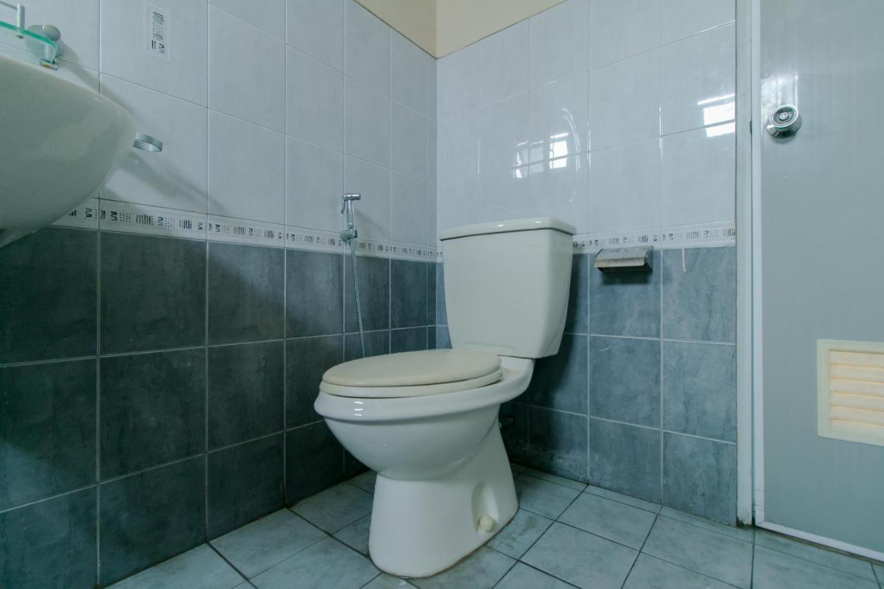 Oyo 2858 Vafa Guesthouse Cianjur Luaran gambar