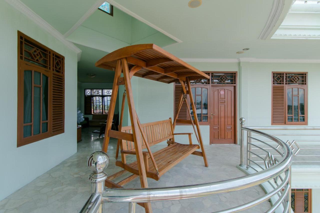 Oyo 2858 Vafa Guesthouse Cianjur Luaran gambar