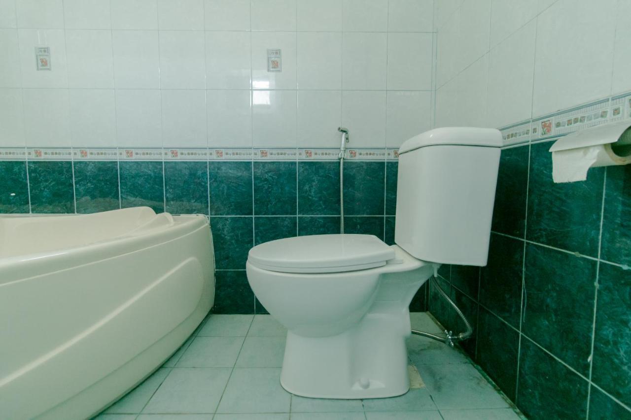 Oyo 2858 Vafa Guesthouse Cianjur Luaran gambar