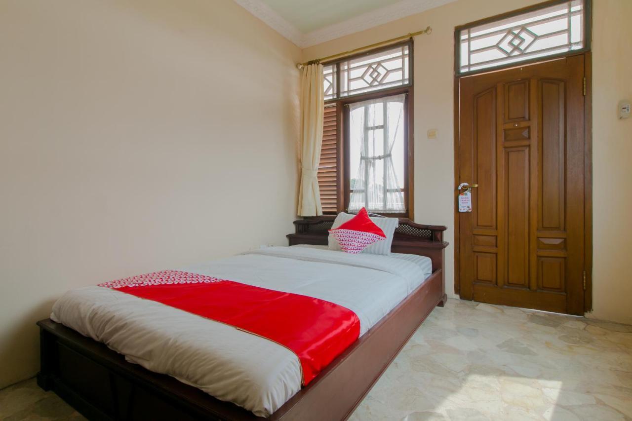 Oyo 2858 Vafa Guesthouse Cianjur Luaran gambar