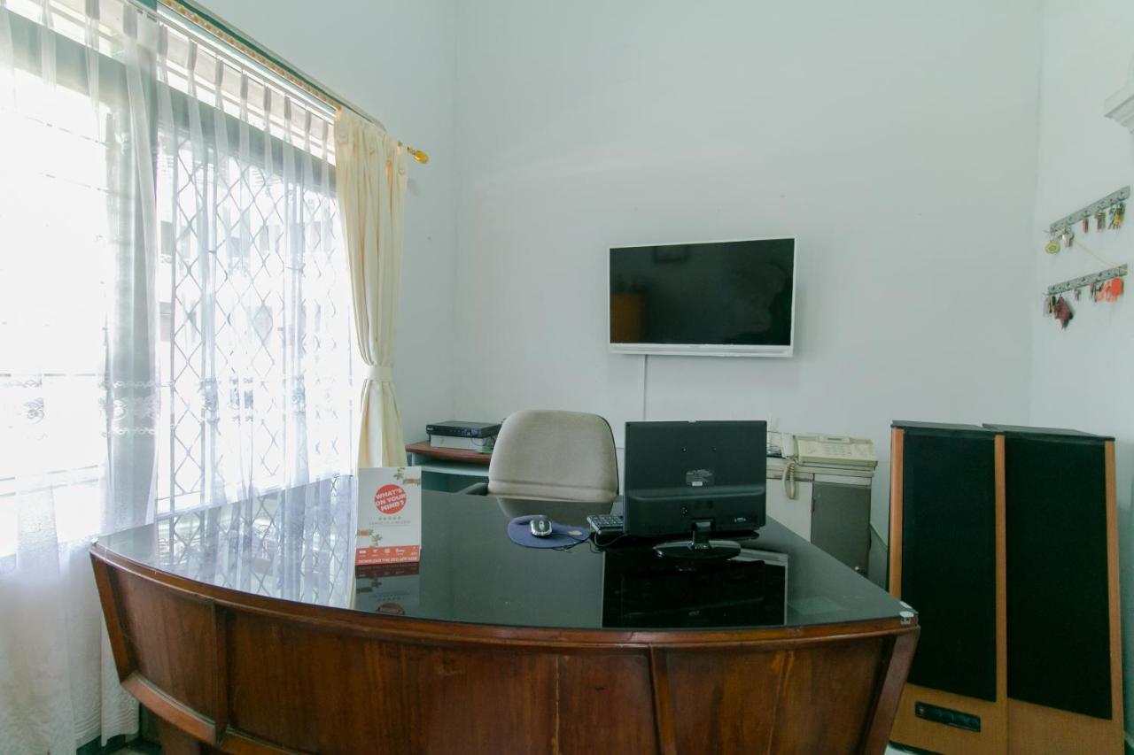 Oyo 2858 Vafa Guesthouse Cianjur Luaran gambar