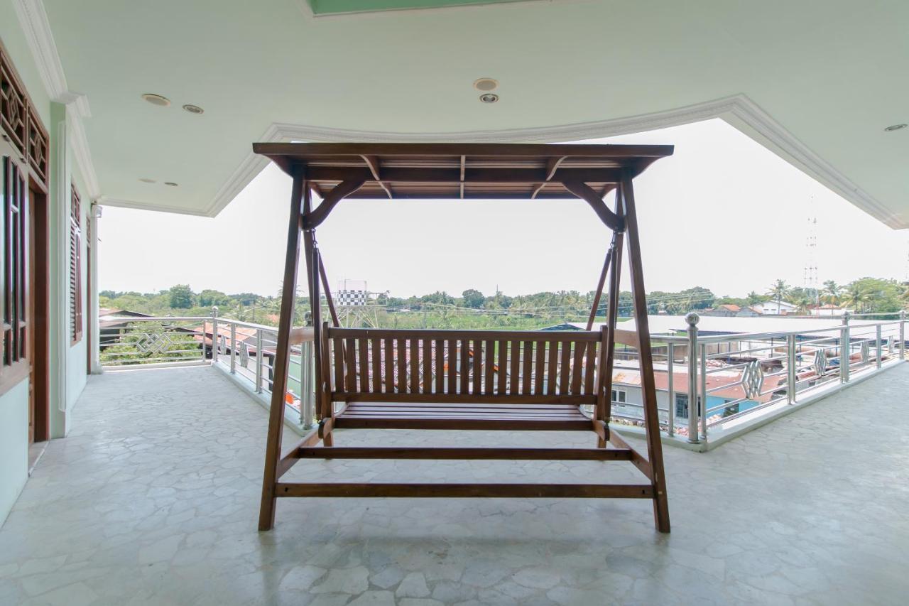 Oyo 2858 Vafa Guesthouse Cianjur Luaran gambar