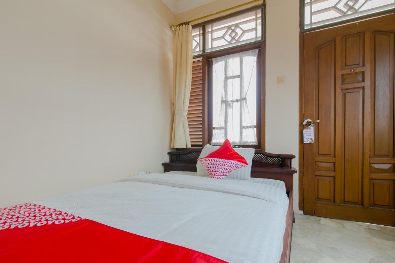 Oyo 2858 Vafa Guesthouse Cianjur Luaran gambar
