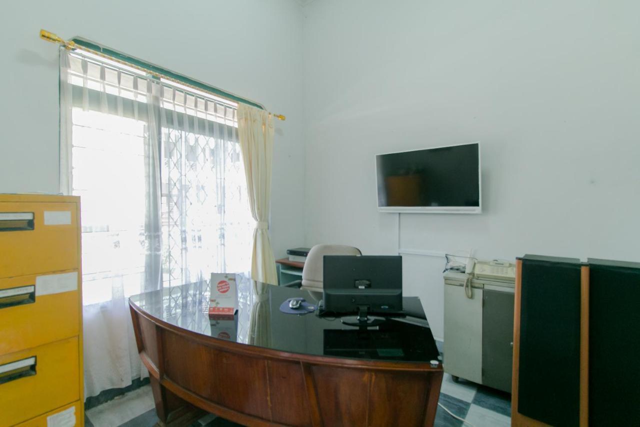 Oyo 2858 Vafa Guesthouse Cianjur Luaran gambar