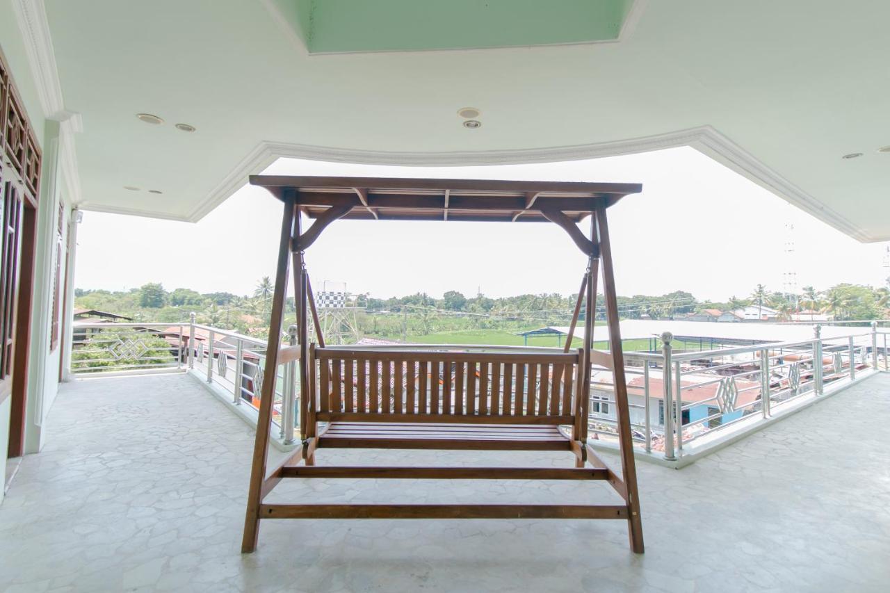 Oyo 2858 Vafa Guesthouse Cianjur Luaran gambar