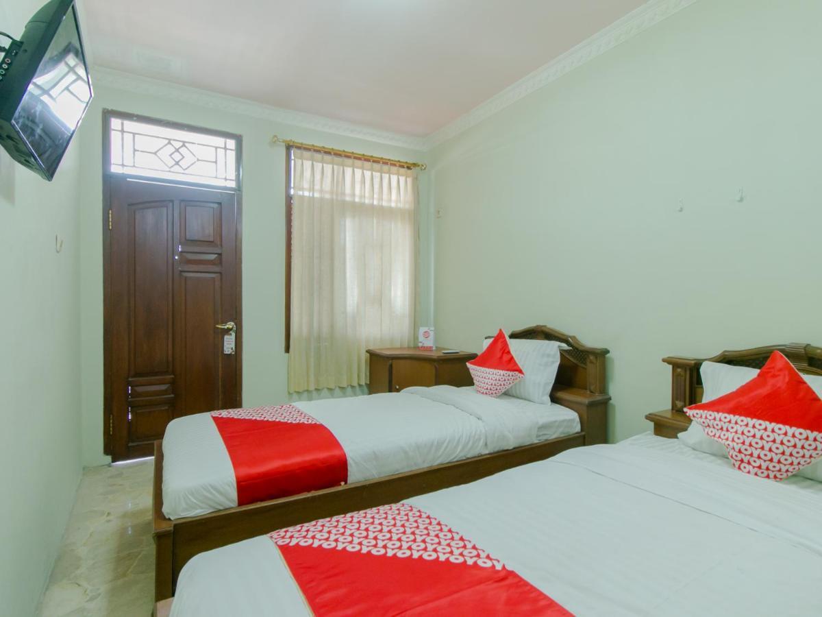 Oyo 2858 Vafa Guesthouse Cianjur Luaran gambar
